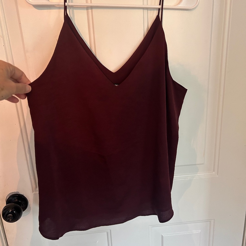 Express Maroon L top, double V
